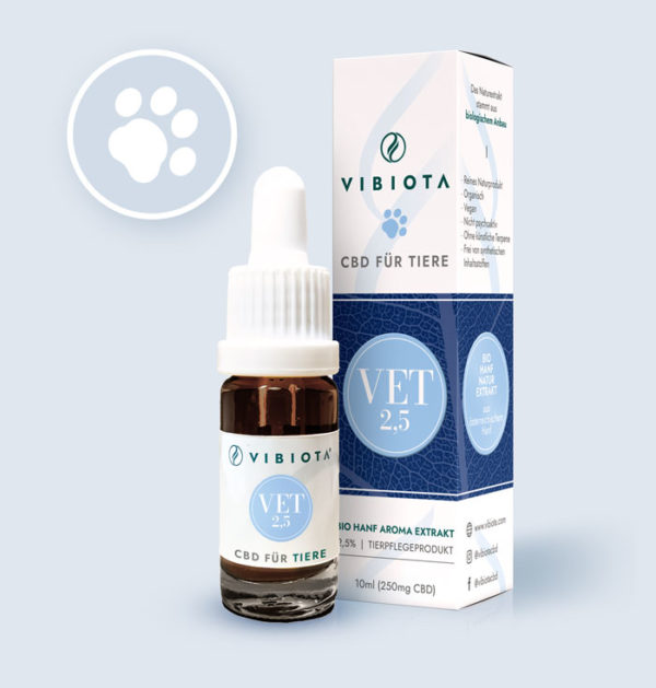 Product photo of our VET Bio CBD Oil 2.5% for pets (with hemp seed oil & MCT oil) in a 10ml bottle