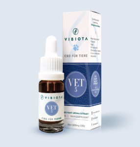Product photo VET CBD oil 5% for pets (with hemp seed oil & MCT oil) in a 10ml bottle